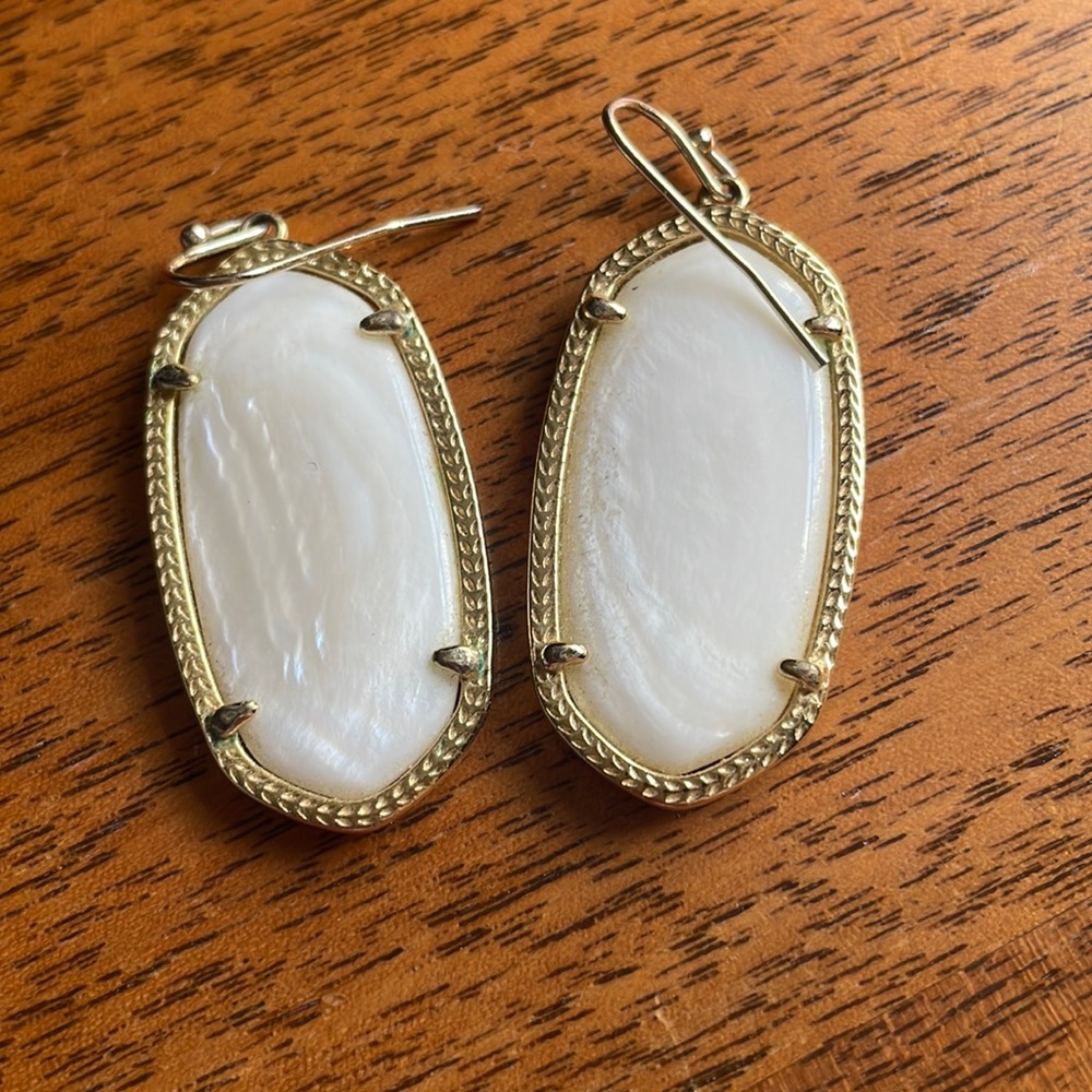White Kendra Scott Danielle